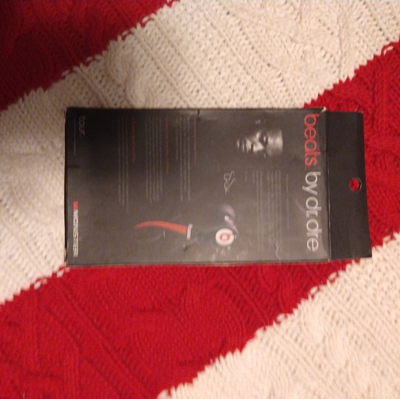 Dr Dre beats earplugs in box